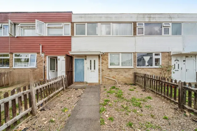 Nevis Grove, Bletchley, Milton Keynes, Buckinghamshire, MK2, photo 1