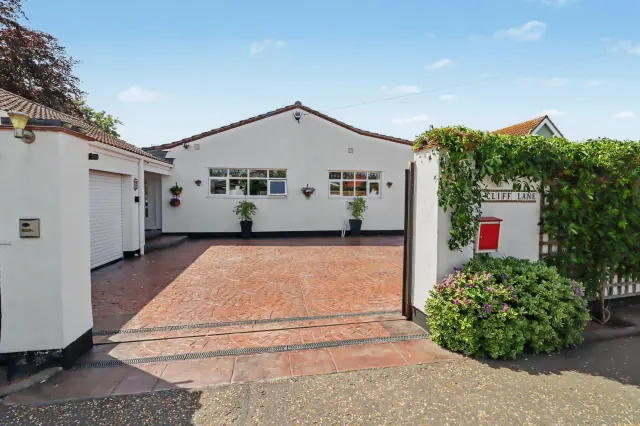 Cliff Lane, Gorleston, photo 1