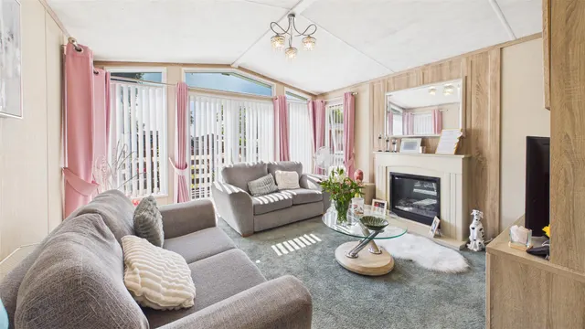 Barholm Road, Tallington, photo 3