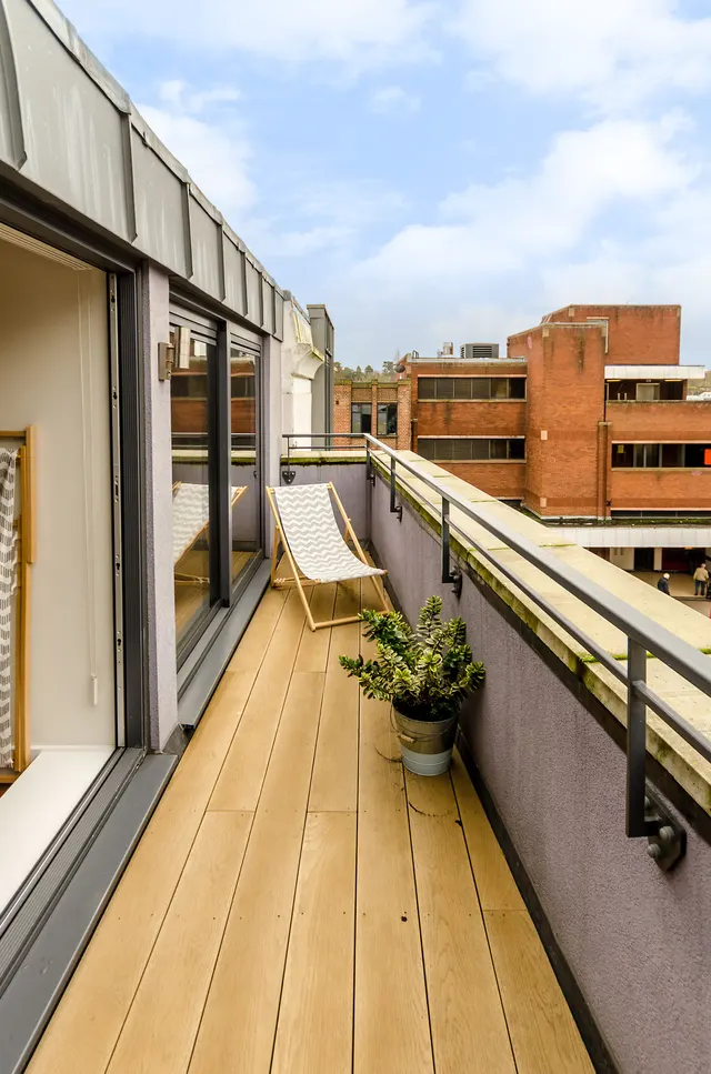 Photo 2 — Flat 9, 9 St Marys Road, Surbiton