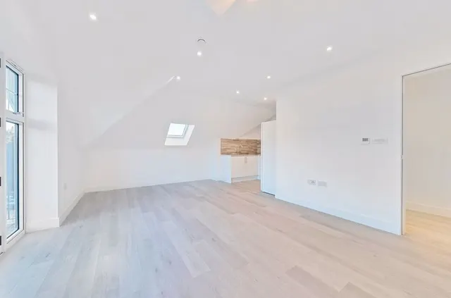 Photo 3 — Brighton Road, Purley CR8 4HF