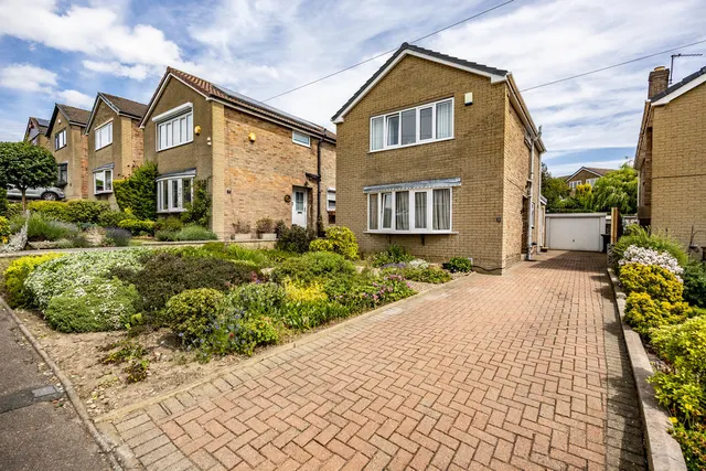 Heathfield, Mirfield, photo 1