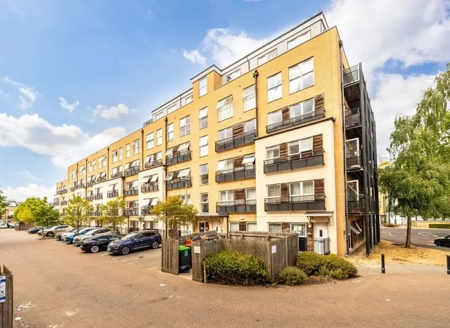 Lanadron Close, Isleworth, TW7, photo 1