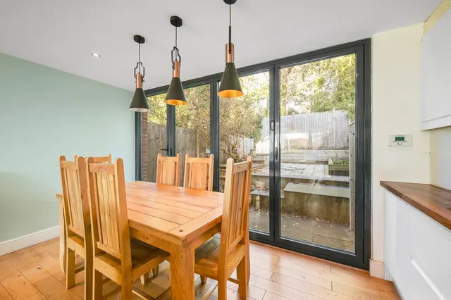 Cranford Close, London, SW20, photo 3