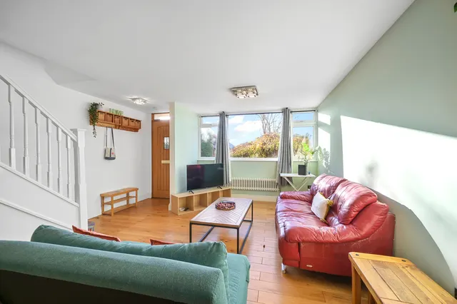 Cranford Close, London, SW20, photo 1