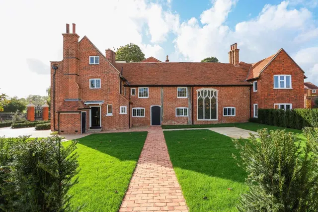 Mill Road, Cobham, KT11, photo 1
