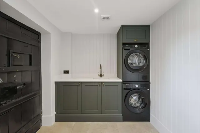 Mill Road, Cobham, KT11, photo 3