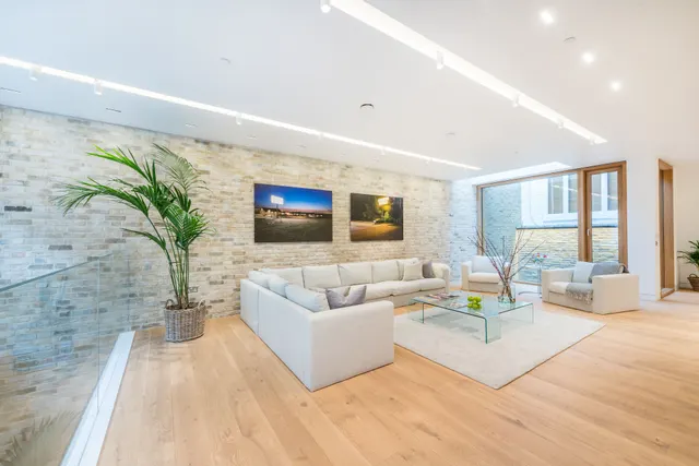 Photo 2 — 5 Bingham Place, London