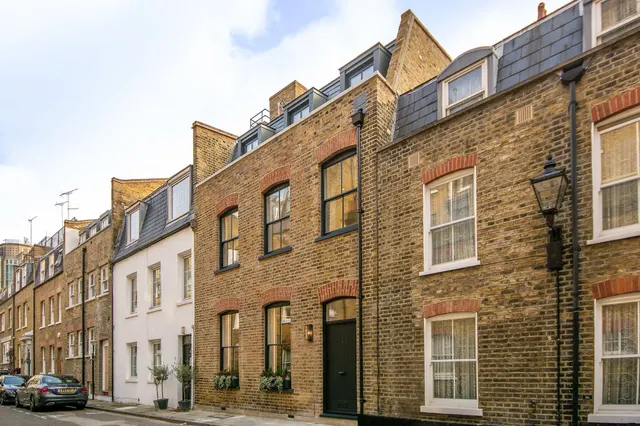4 bedroom house — 5 Bingham Place, London