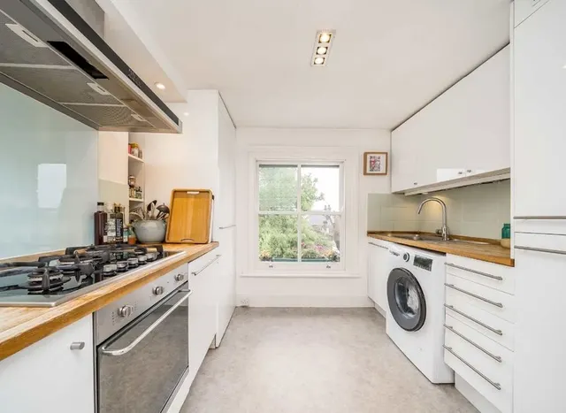 Photo 3 — Oakfield Road, Finsbury Park, N4