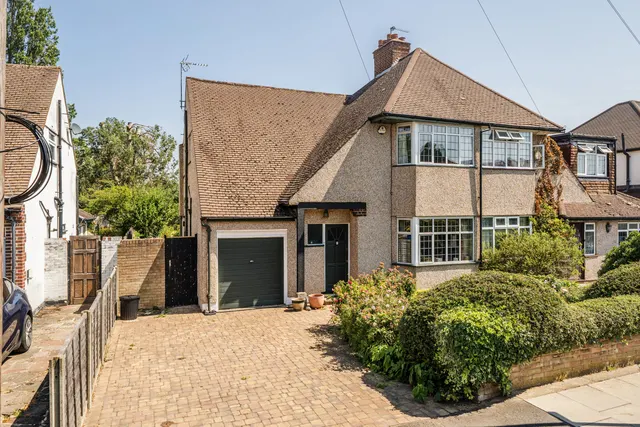 Pinn Way, Ruislip, HA4, photo 1