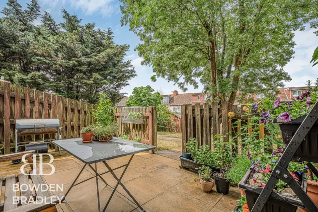 Copford Close, Woodford Green, IG8, photo 1