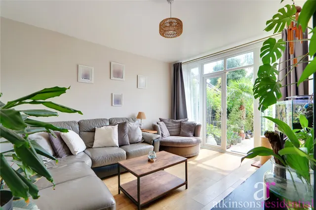 Photo 2 — Myddelton Close, Enfield, Middlesex, EN1 4AJ