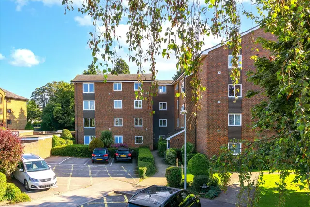 Somers Close, Reigate, RH2, photo 3