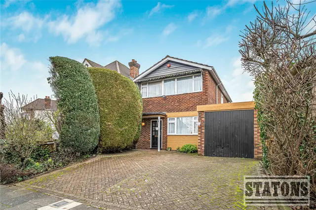 Belmont Avenue, Cockfosters, Herts, EN4 9LJ, photo 1