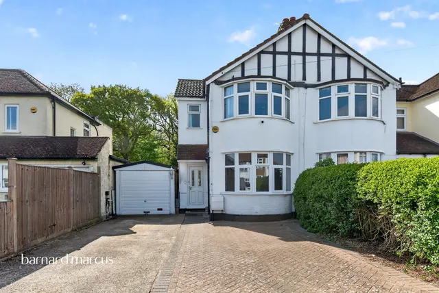 Rollesby Road, CHESSINGTON, photo 1