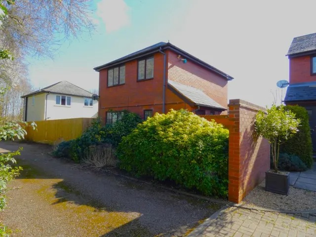 Newport Road, Woolstone, MK15, photo 1