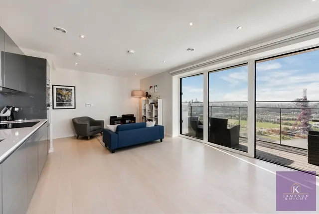 Glasshouse Gardens, London, E20, photo 1