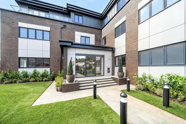 Photo 3 — Croydon Road, BR3