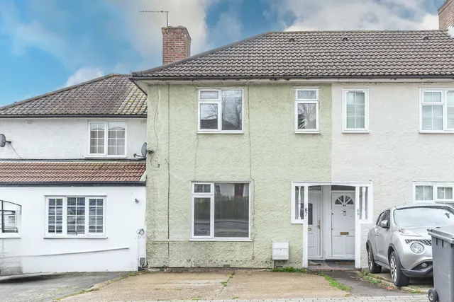 87 Littlefield Road, Edgware, photo 1