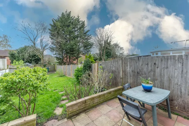 Photo 3 — 87 Littlefield Road, Edgware