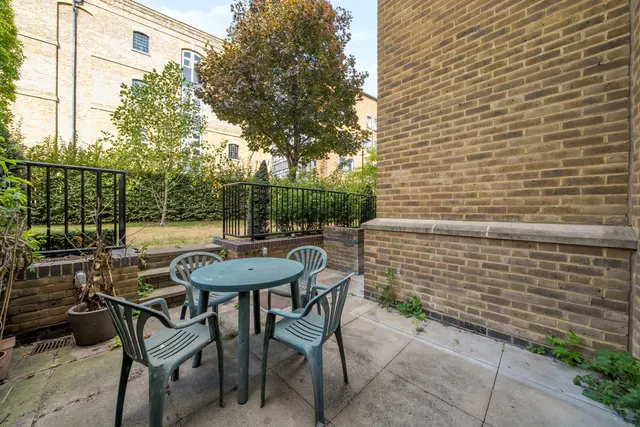 Leathermarket Court, London, SE1, photo 3