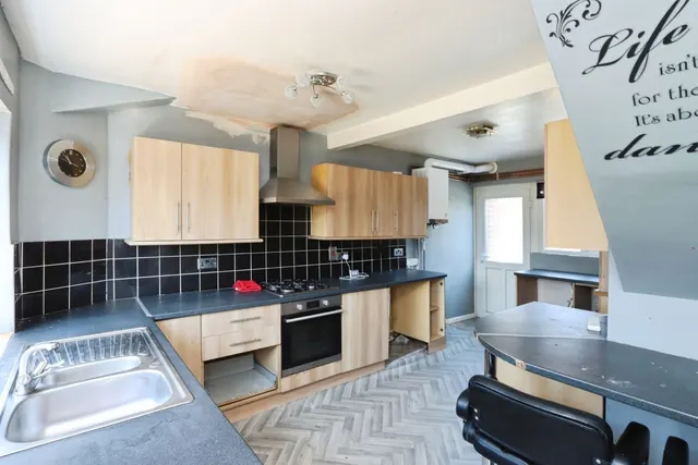 Photo 3 — Lowedges Place, Sheffield, South Yorkshire, S8