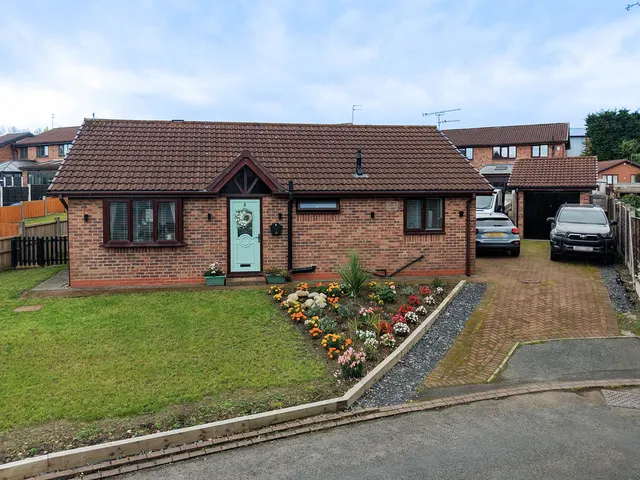 Glazebrook Close, Heywood, OL10, photo 1