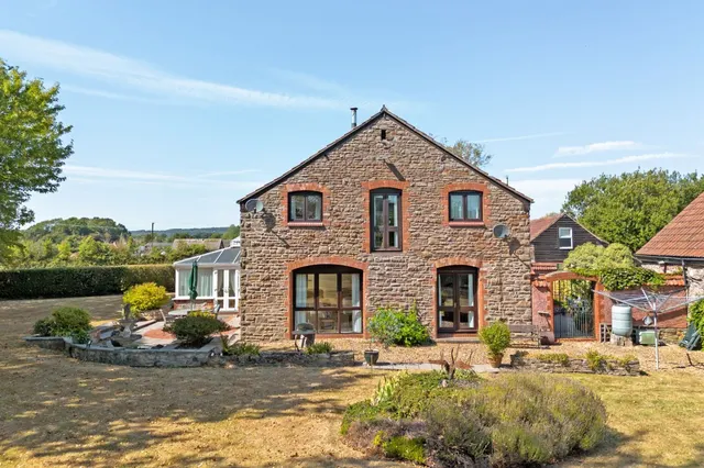 4 bedroom house — Superb 4 bedroom home with detached 2 bed annexe
