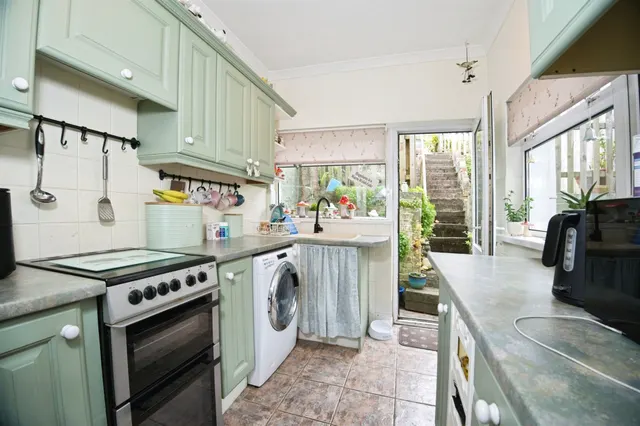 Maesycoed Road, Pontypridd, CF37, photo 2