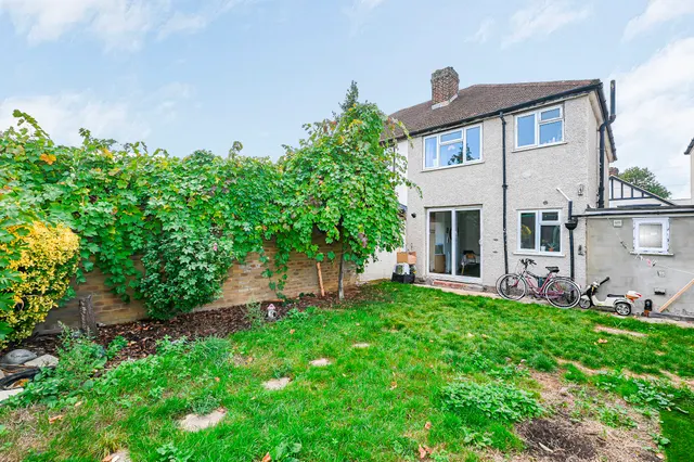 Waverley Avenue, Twickenham, TW2, photo 2