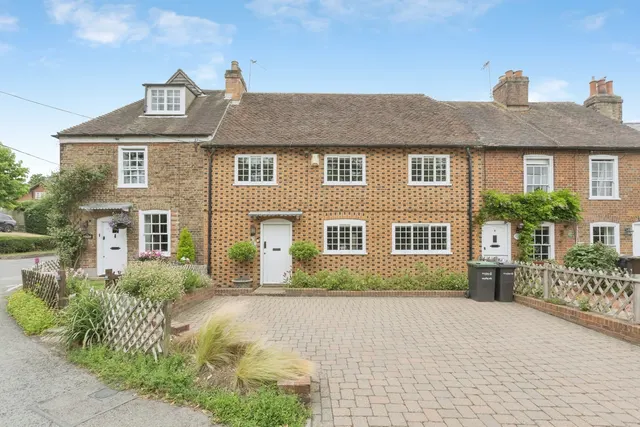 Tanyard Hill, Shorne, DA12, photo 1