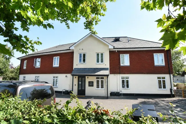 Dunleys Hill, North Warnborough, Hook, Hampshire, RG29 1EA, photo 1