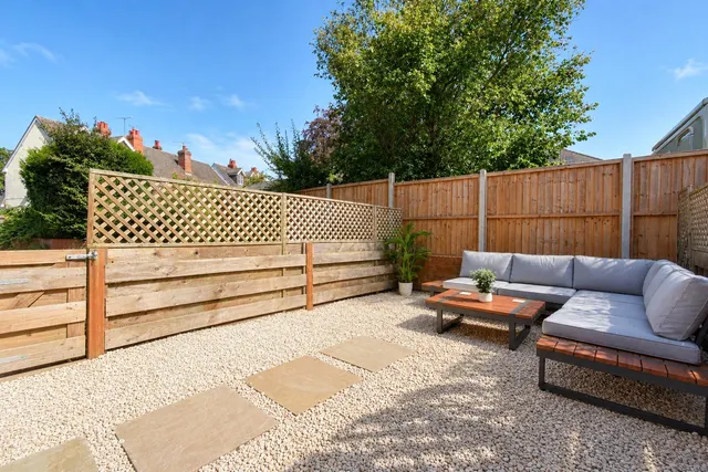 Photo 2 — Dunleys Hill, North Warnborough, Hook, Hampshire, RG29 1EA