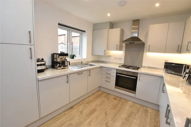 Photo 3 — Canada Avenue, Farnborough, Hampshire, GU14 0FJ
