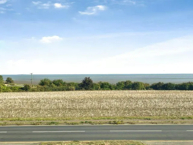 Photo 3 — Sandwich Road, Cliffsend, CT12