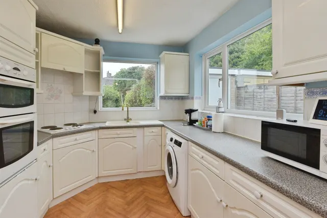 High View, Deanshanger, MK19, photo 2