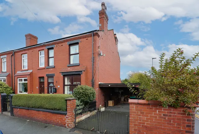 Heaton Street, Standish, photo 1