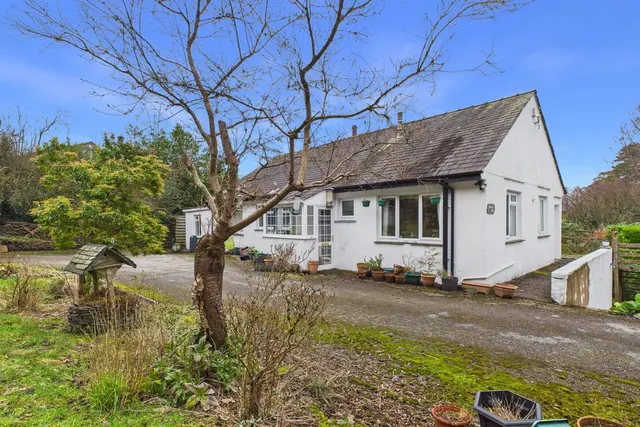 Bracken Bank, Ferney Green, LA23, photo 1