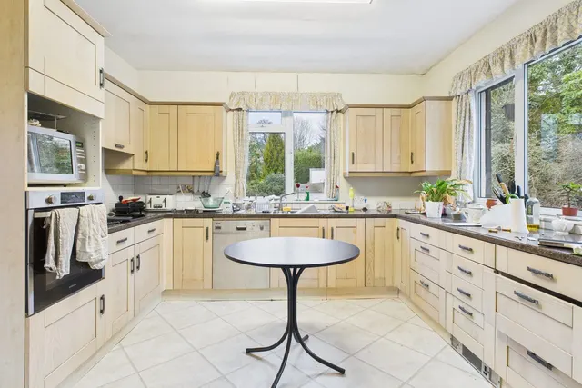 Bracken Bank, Ferney Green, LA23, photo 3