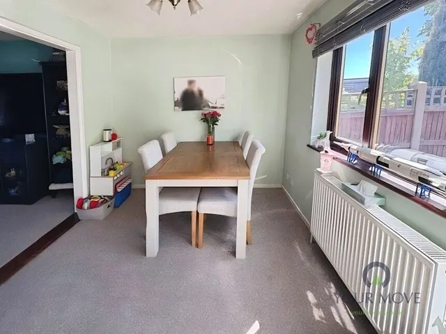 Esmonde Drive, Manston, CT12, photo 2