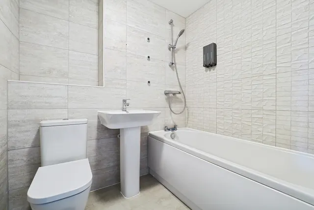 Burrows Drive, Bingham, NG13, photo 3