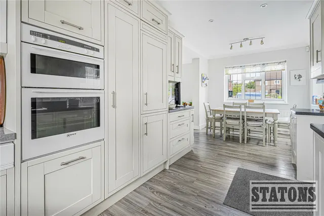 Mymms Drive, Brookmans Park, AL9, photo 3