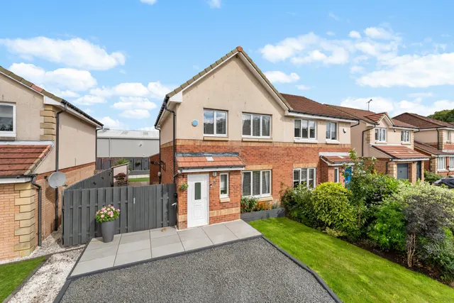 Levern Bridge Road, Glasgow, G53, photo 1