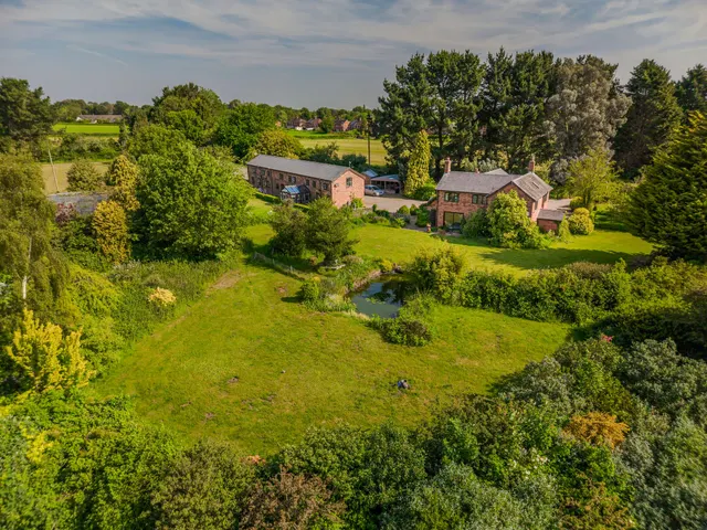 Whitegate, Northwich, photo 2