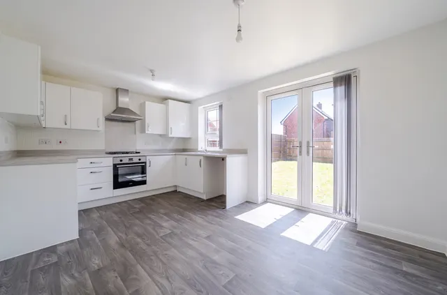 Chalk Dock Avenue, Farlington, PO9, photo 1