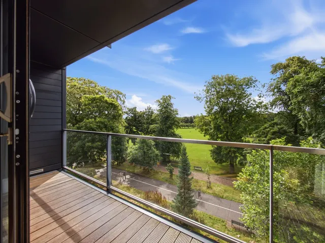 Simpson Loan, Quartermile, EH3, photo 3
