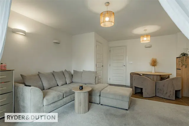 Manchester Road, Castleton, OL11, photo 3
