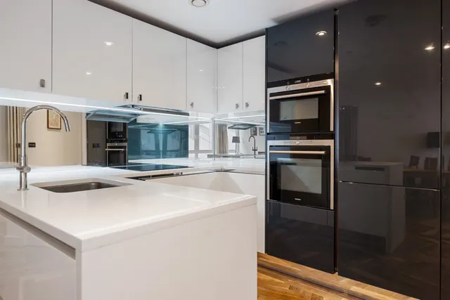 Photo 2 — Eagle Point, City Road, London, EC1V