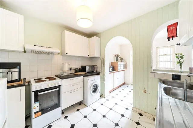 Photo 3 — Kelvington Road, SE15